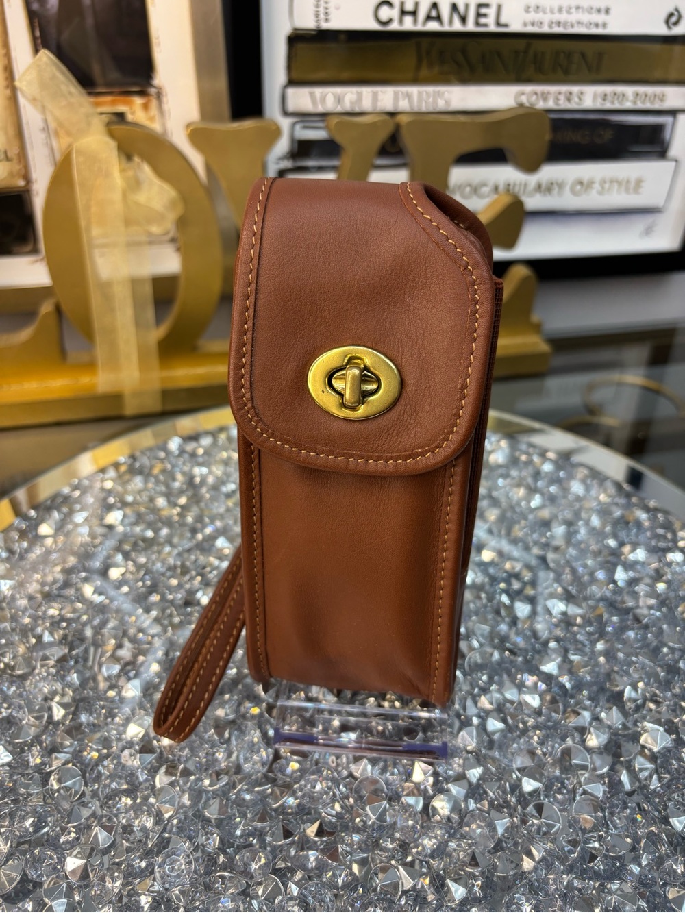 Coach vintage Leather Cellphone Holder in British glove tanned leather NWOT
